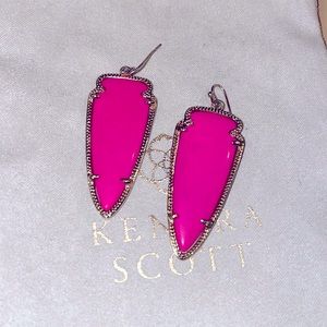 Kendra Scott Skylar Earring Gold and Hot Pink